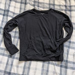 Athleta Long Sleeve Kangaroo Pouch Crewneck